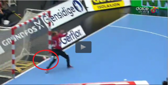 ”Secundul” Costică Buceschi, după înfrângerea dramatică din semifinalele CM de handbal, 33-35 cu Norvegia, după prelungiri: ”Fetele mi-au spus că puteam juca până dimineață! Victoria lor a fost întâmplătoare!”. Goalkeeperul Paula Ungureanu: ”Sunt supărată, dar și foarte mândră de echipa noastră! Nordicele n-au fost mai bune ca noi”. TOATE REACȚIILE: presă, antrenori, jucătoare. ”Ca în rollercoaster”! / FOTO&VIDEO