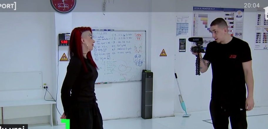 Copiii lui Cătălin Zmărăndescu fac echipă la sala de MMA. Alexandra are 18 ani și atrage toate privirile. „Să ştie toată lumea că sunt binecuvântată”