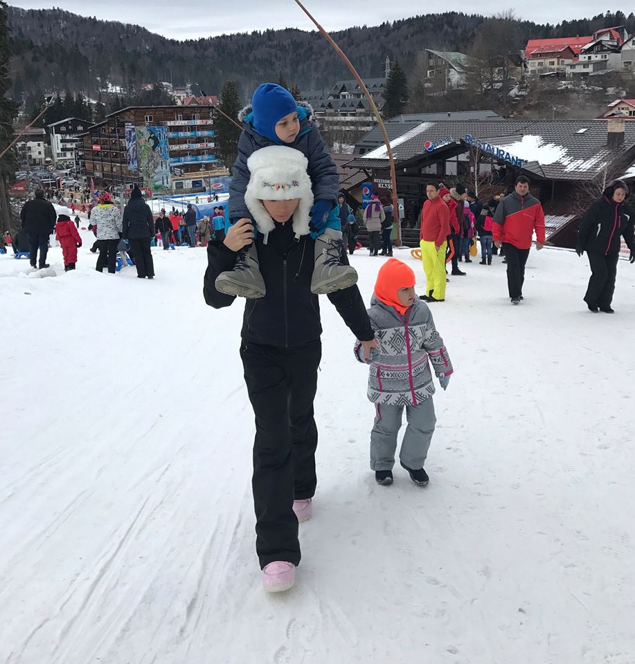Elena Băsescu, cea mai frumoasă vacanță de sărbători cu copiii ei. Fostul soț, Syda, în brațele iubitei | VIDEO