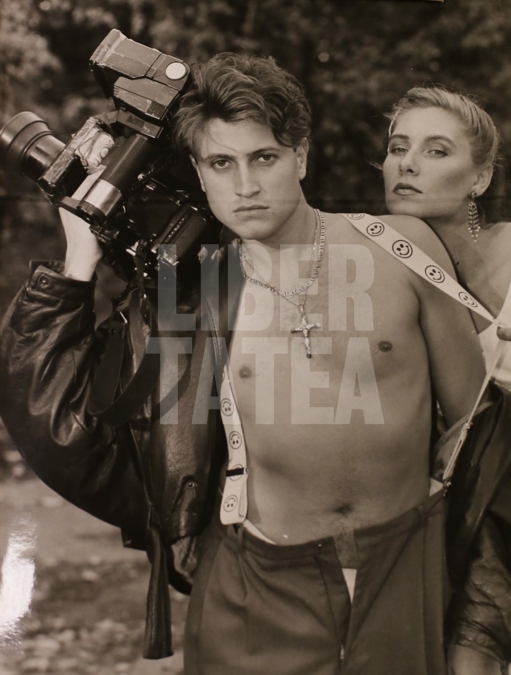 GALERIE FOTO/ Cătălin Botezatu, imagini inedite din ”Epoca de Aur”. Era manechin la fabrica textilă APACA!