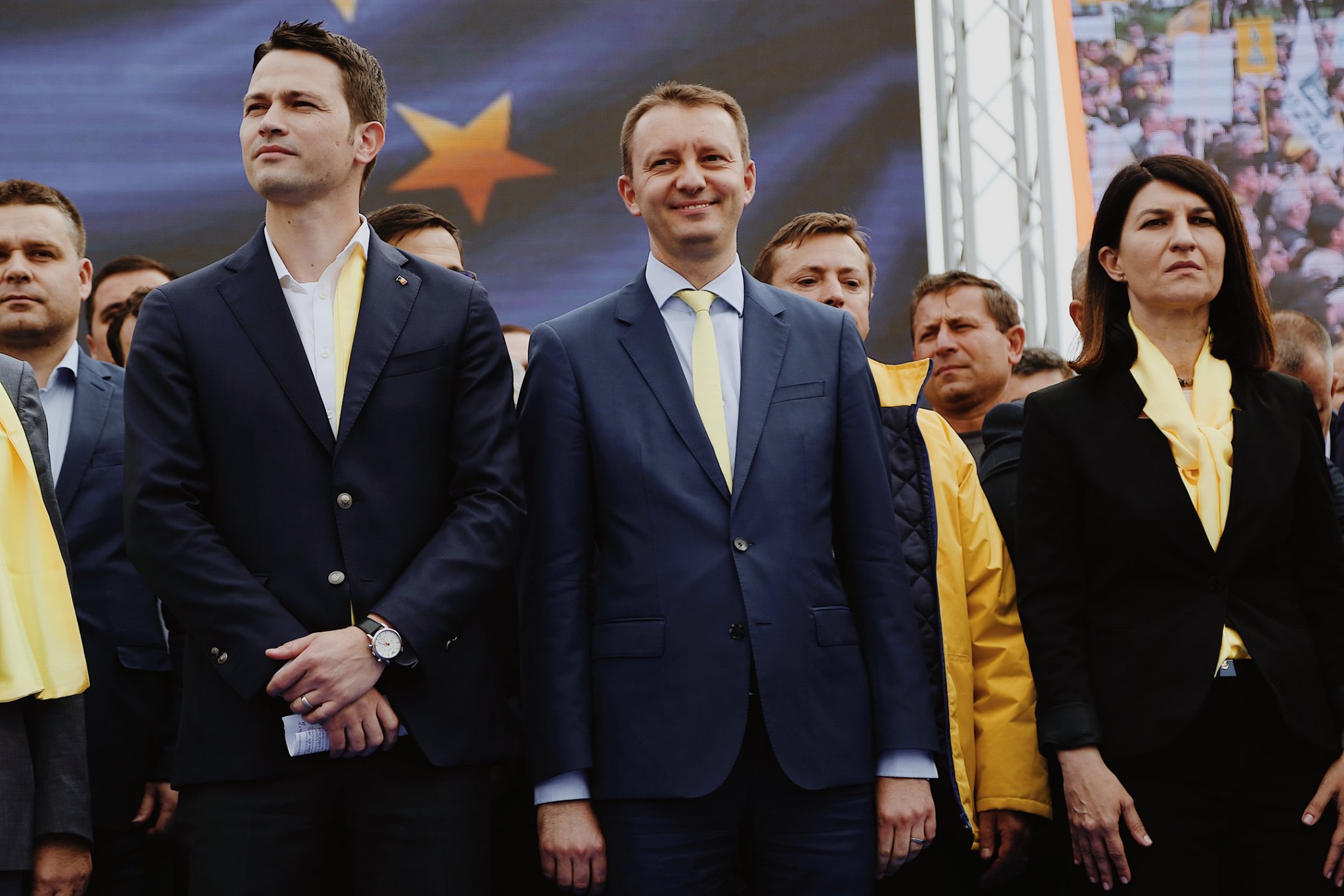 FOTO | Miting PNL la Focşani. Atac dur al lui Ludovic Orban: "Zilele lui Oprişan s-au terminat. Portofele, nu uita, Vrancea nu mai e a ta!"