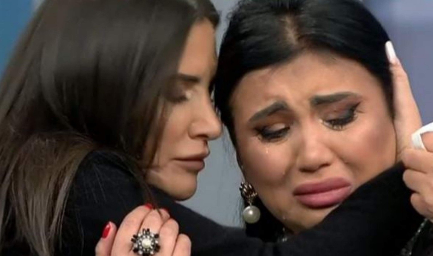 Adriana Bahmuțeanu a plâns la TV de dorul copiilor, care au rămas în casa lui Silviu Prigoană. Cui i-a cerut ajutorul: „Te implor, vorbește cu Honorius, să mă lase să-i văd”