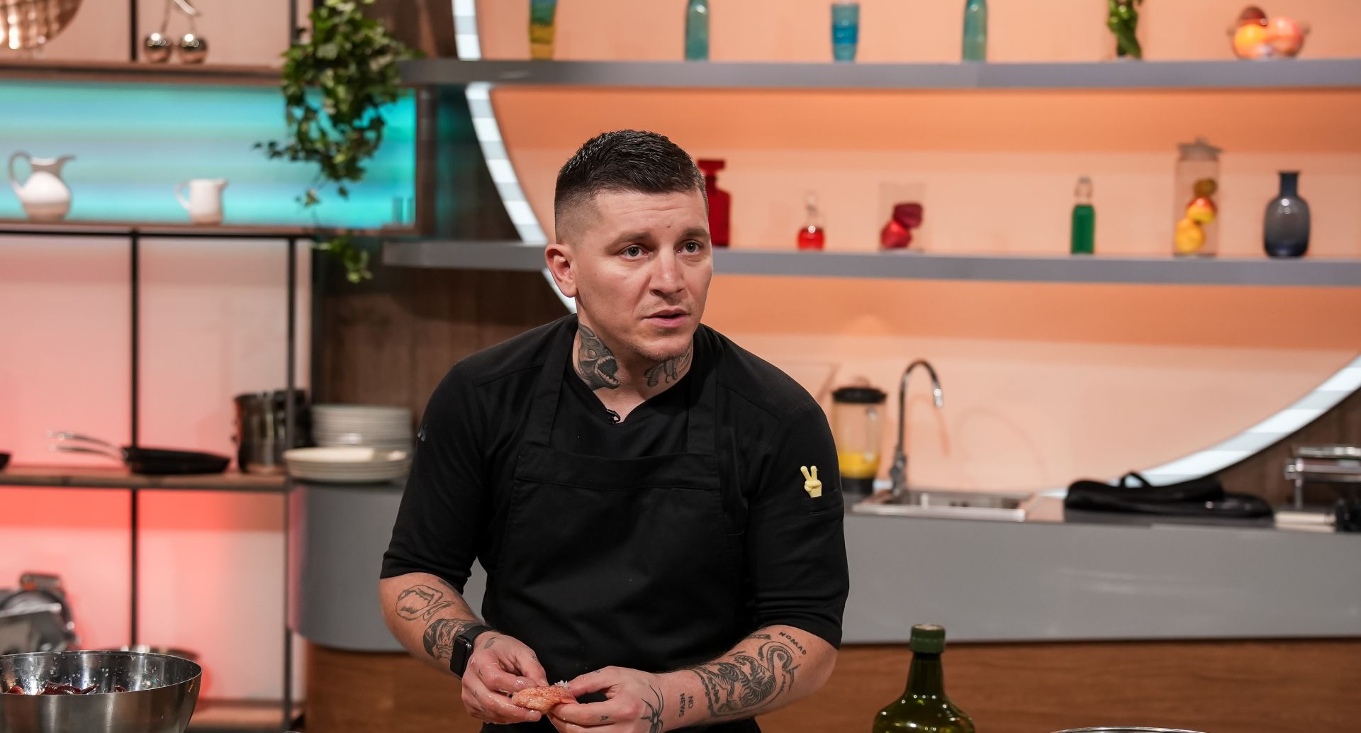 „Chefi la cuțite”, 27 martie. Românul care a gătit în echipa celui mai bun chef din Asia vine diseară la preselecții