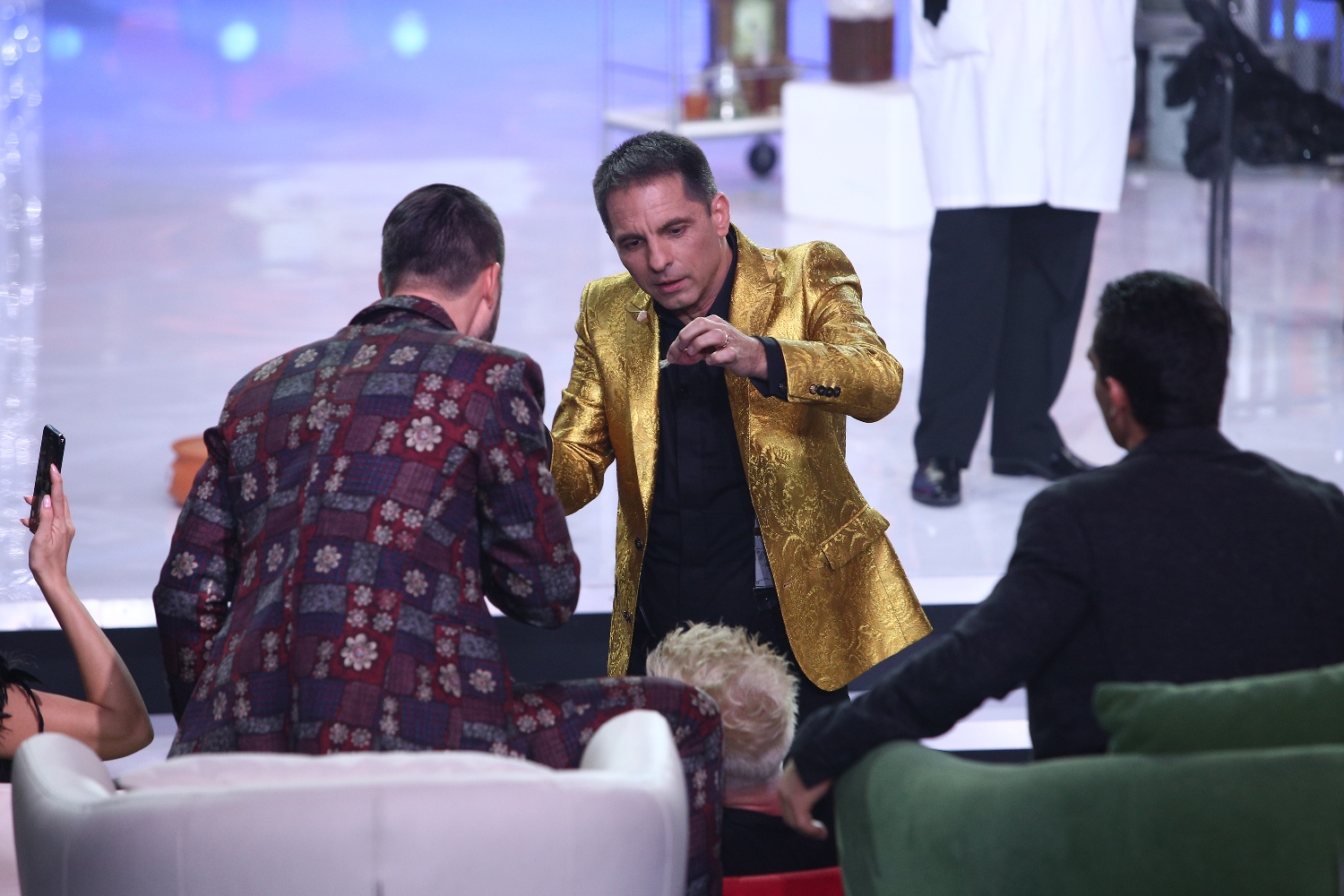 Revelionului Starurilor 2019, din culise: Dorian Popa a rupt ușa de la cabina lui Dan Negru | FOTO