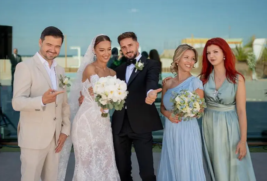 Imagini rare cu  Laurențiu Duță și familia lui