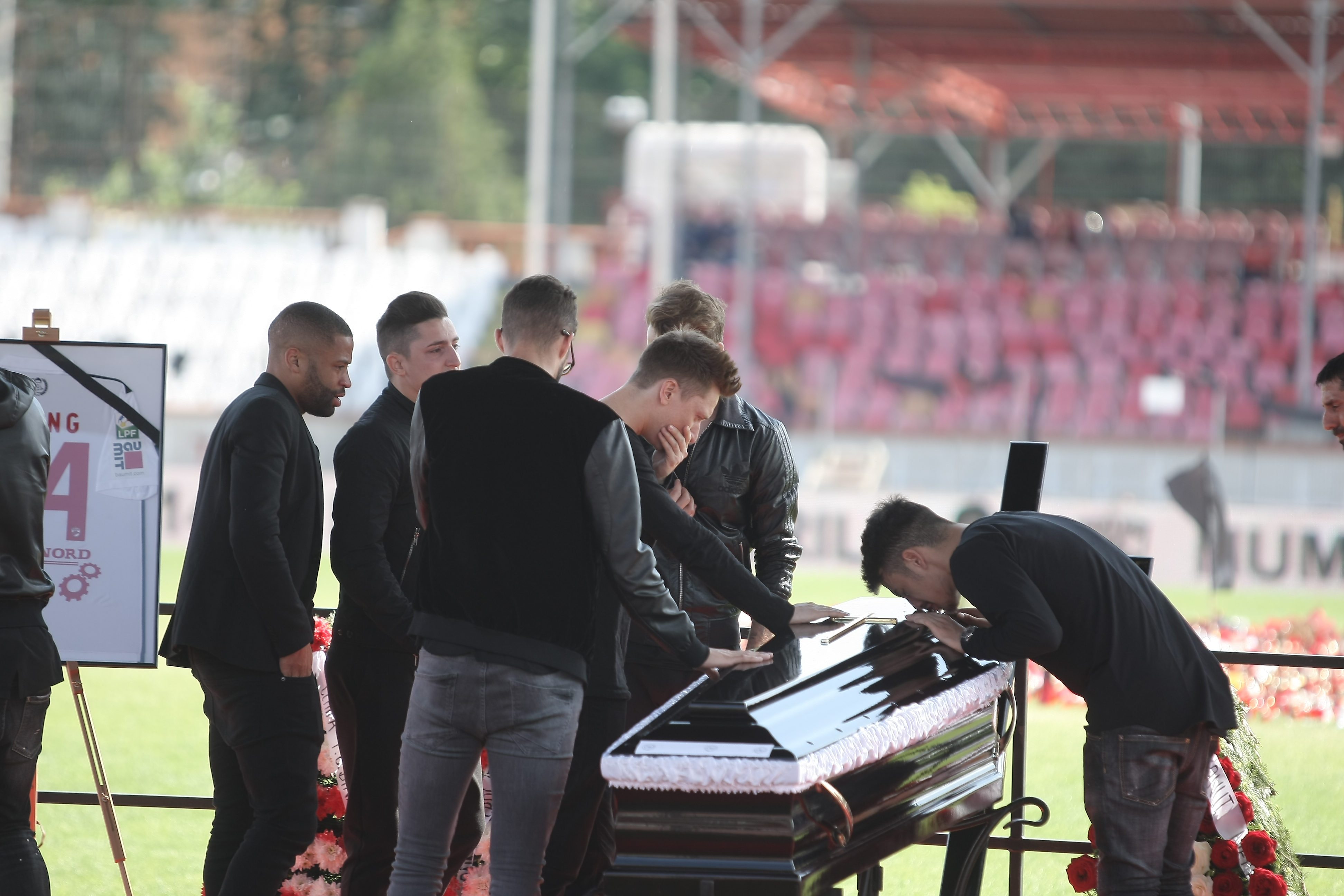 EXCLUSIV / Fratele lui Patrick Ekeng, dezvăluiri în premieră despre decesul fotbalistului. ”Nu stăm noi la mila banilor lui Dinamo. Suferim în tăcere”
