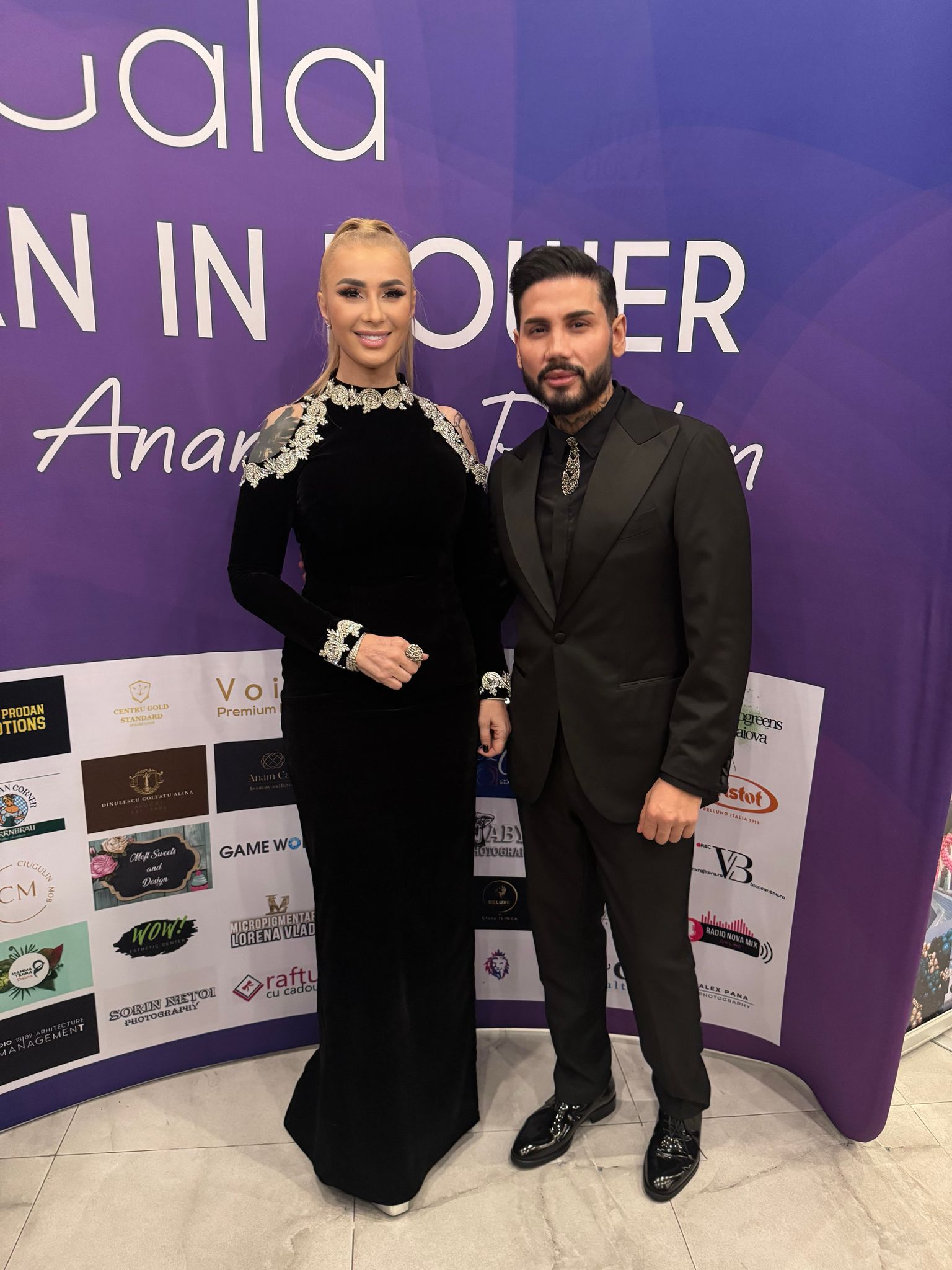 Cum a apărut Anamaria Prodan alături de Ronald Gavril. Cuplul a atras toate privirile în Craiova