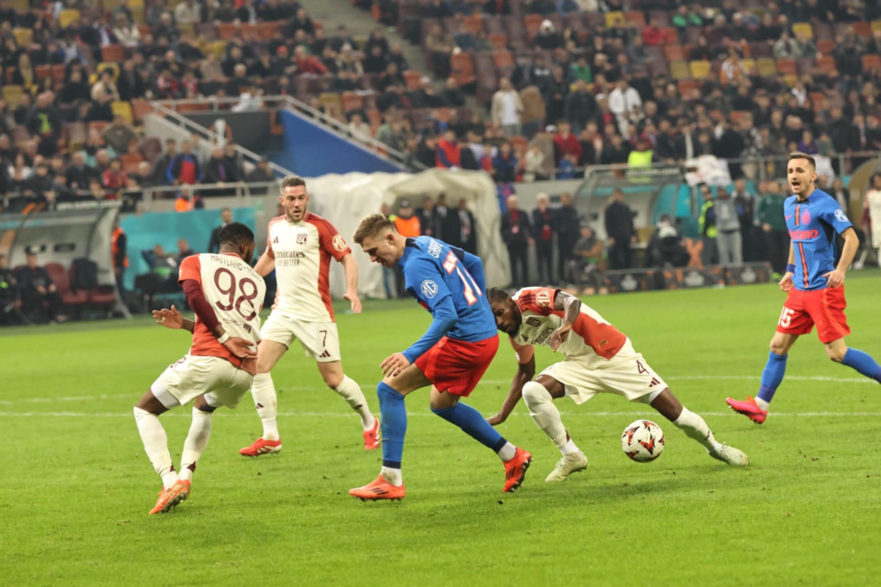 FCSB a fost învinsă de Lyon în meciul tur din „optimile” Europa League