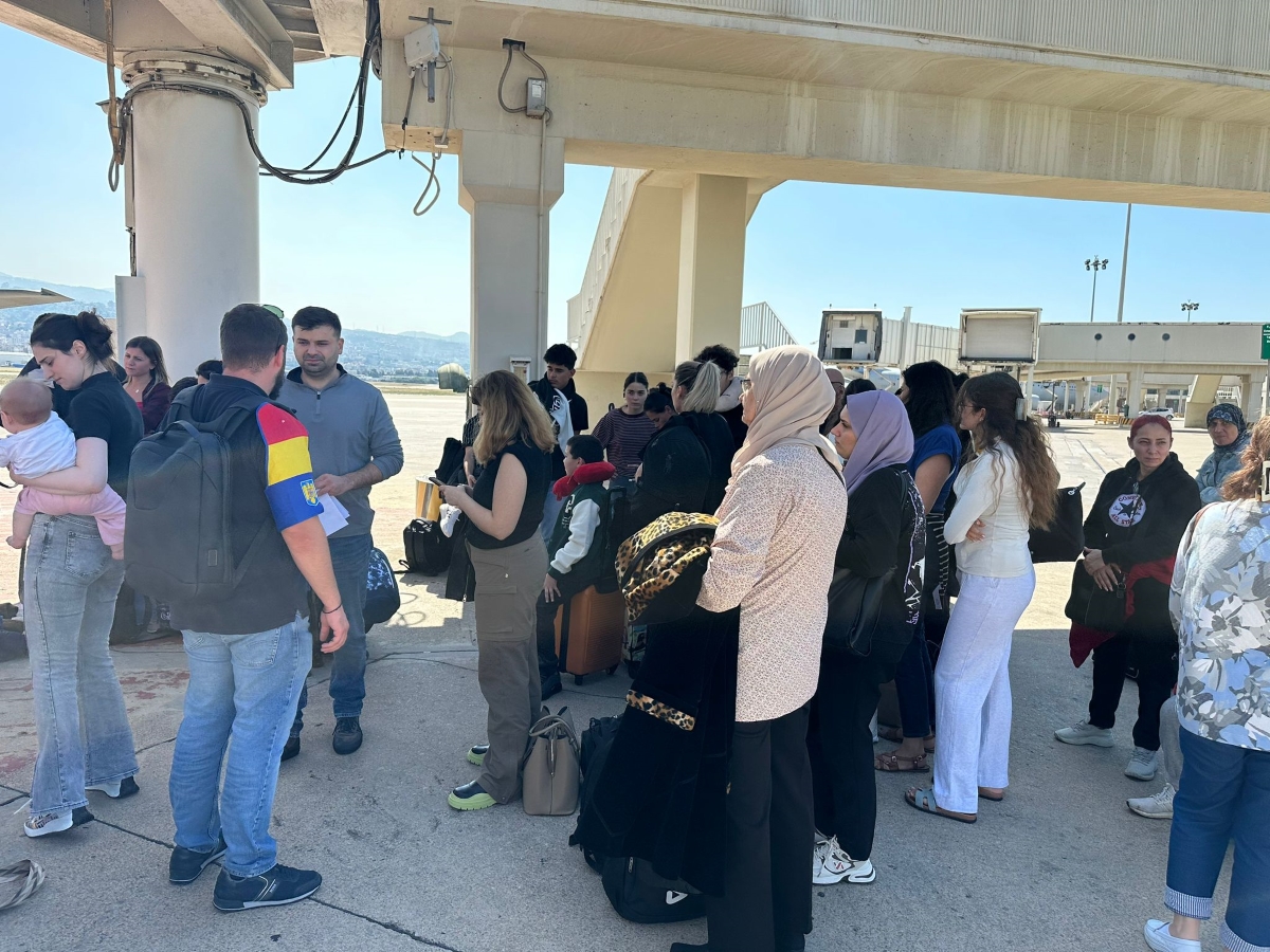 Încă 74 de cetățeni români și membri de familie au fost repatriați din Liban, anunță MAE