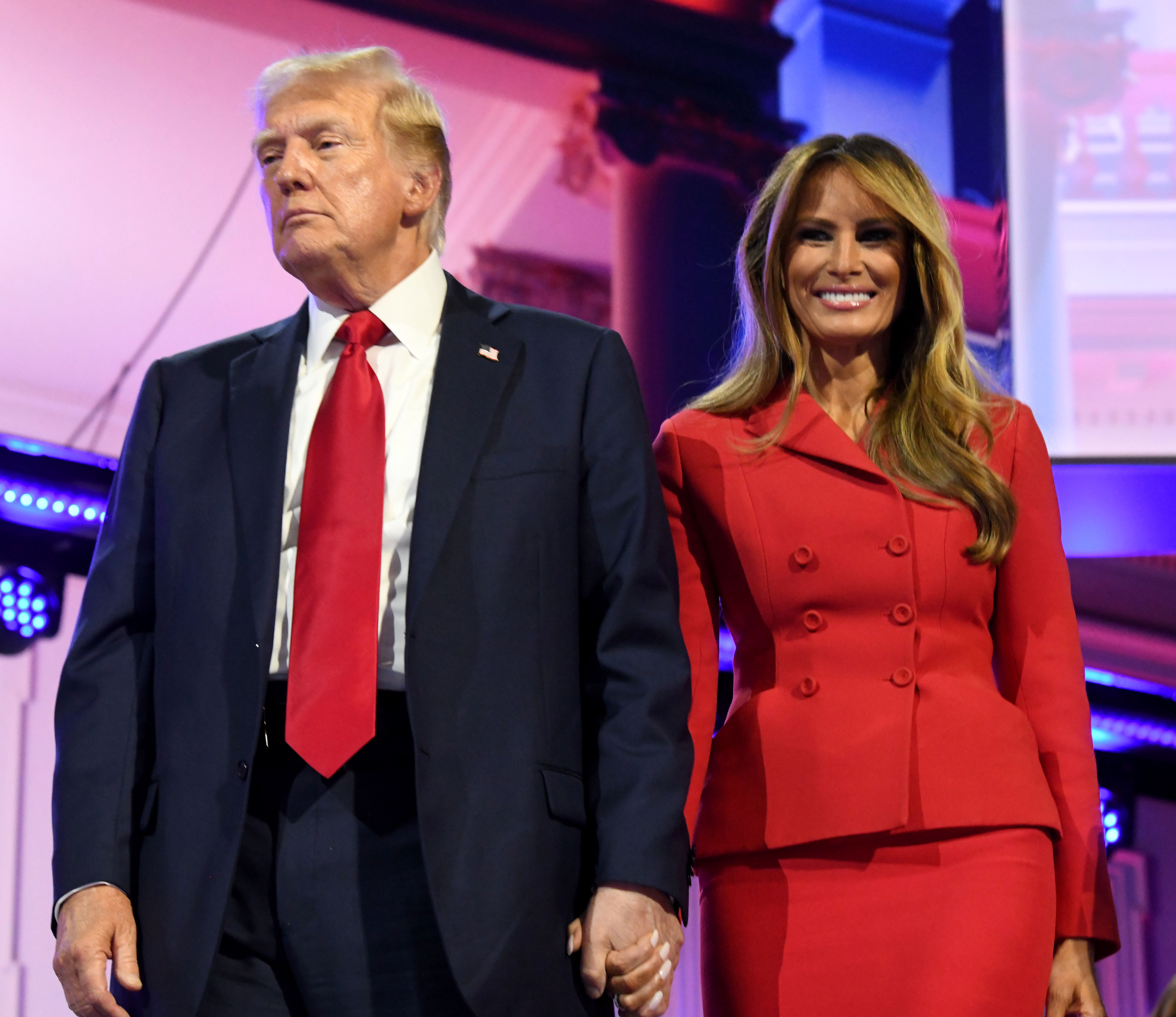 Melania Trump a atras toate privirile la secția de votare. Cum s-a îmbrăcat soția lui Donald Trump