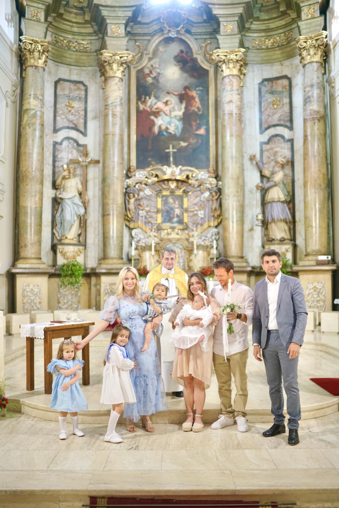 Laura Cosoi, nașă în ziua în care Smiley s-a căsătorit cu Gina Pistol. Ce eveniment important a avut în familie