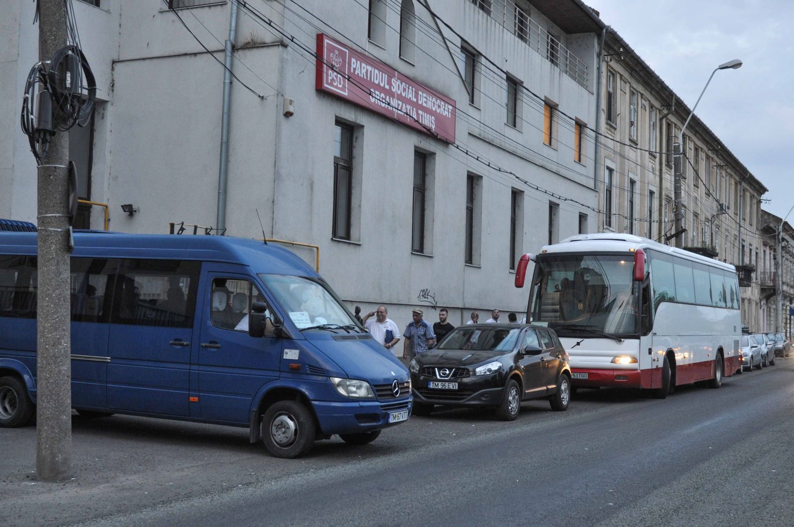 FOTO / Aproximativ 1.800 de oameni din Timiș au plecat spre București, pentru mitingul PSD. „Toader Tudorel curmă statul paralel”