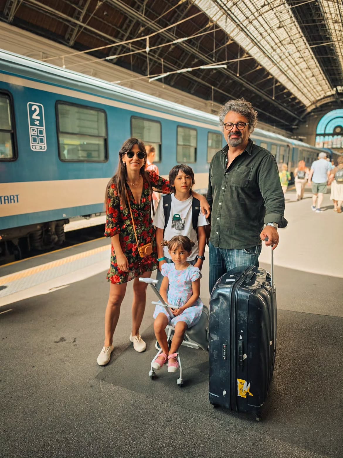Dana Rogoz a început vacanța cu trenurile prin Europa: „Vlad mi-a mulțumit de 1.000 de ori”