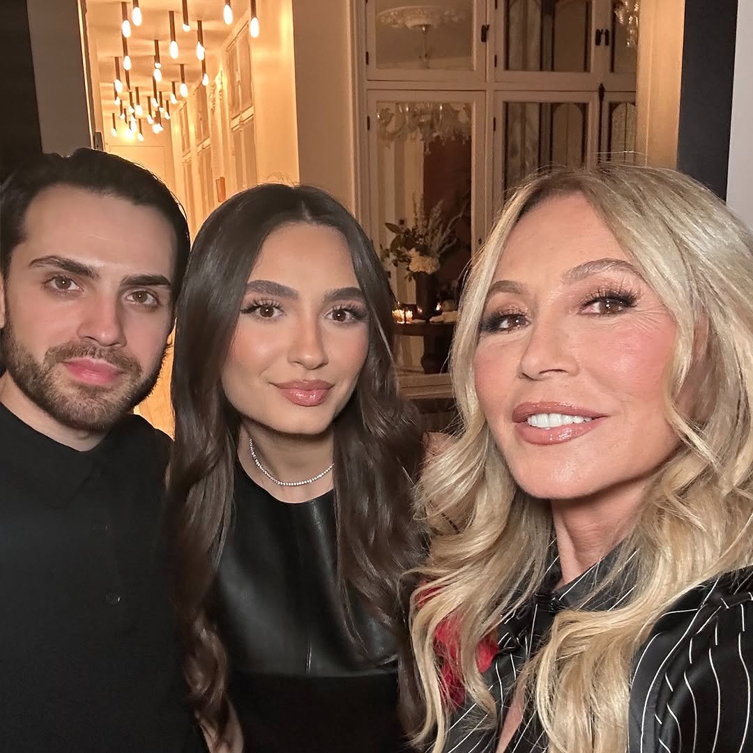Imagini de la petrecerea organizată de Anastasia Soare de ziua sa de naștere. A împlinit 67 de ani