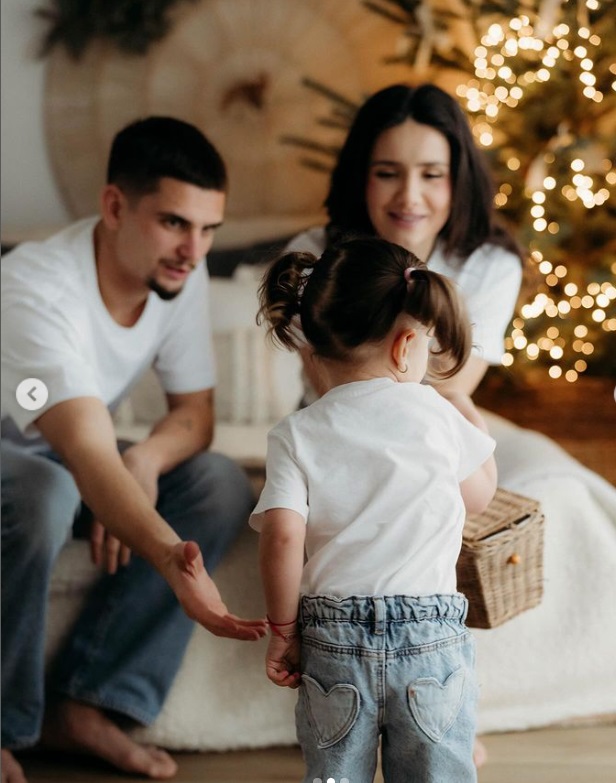 Cine e soția lui Răzvan Marin. Crina are o carieră de succes în stomatologie și e și mama unei fetițe