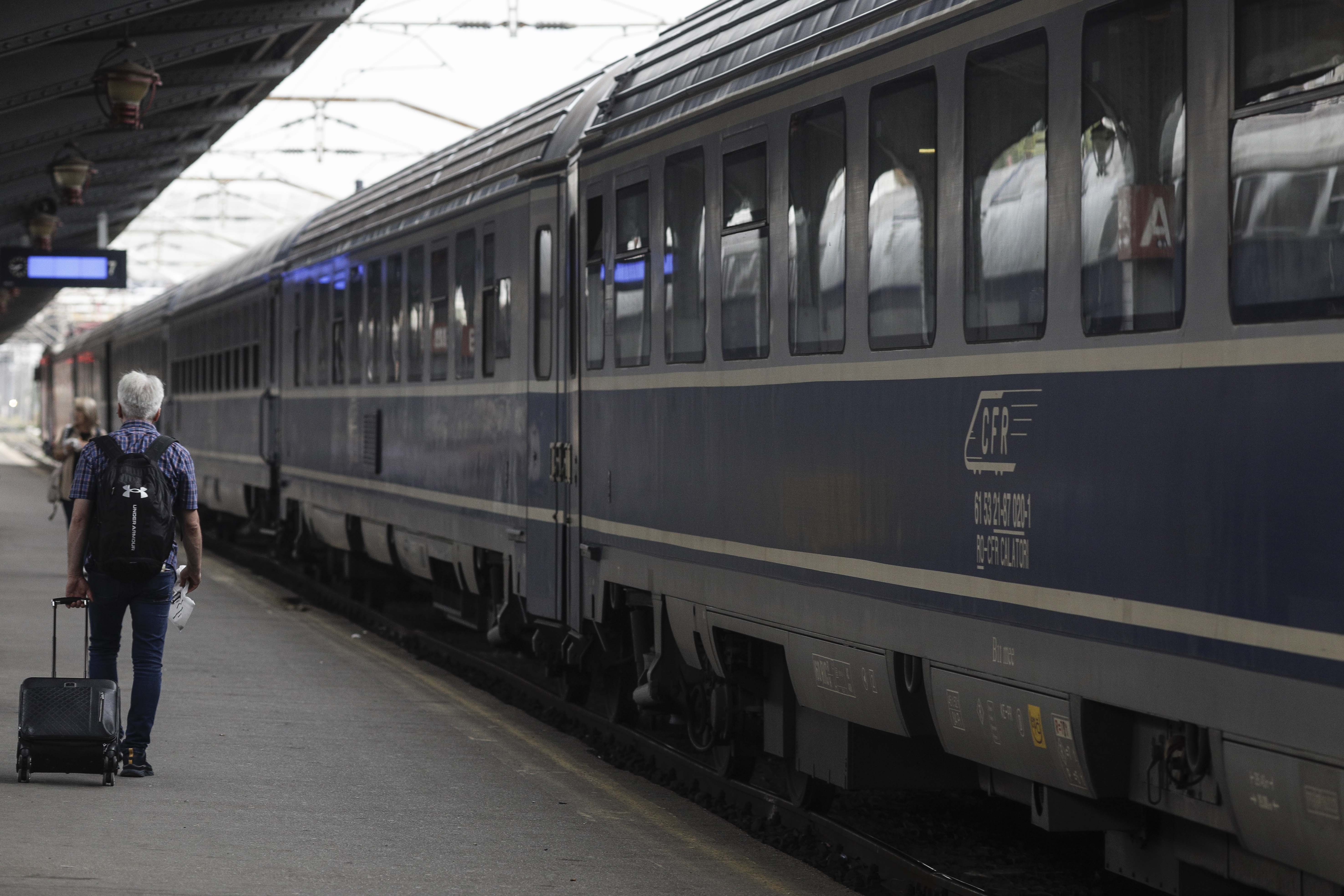Haos pe calea ferată, după greva din CFR. Trenurile nu au circulat timp de două ore și au și sute de minute întârziere în Gara de Nord
