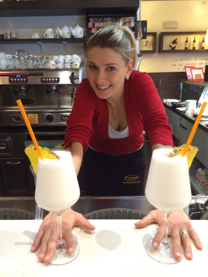 CRISTINA-I ȘMECHERIE! Fostă colegă cu Eliza Samara la CSȘ Constanța, a plecat la Bologna, unde și-a deschis o cafenea cu ștaif și unde antrenază copii la tenis de masă. A jucat ping-pong la propria nuntă / FOTO