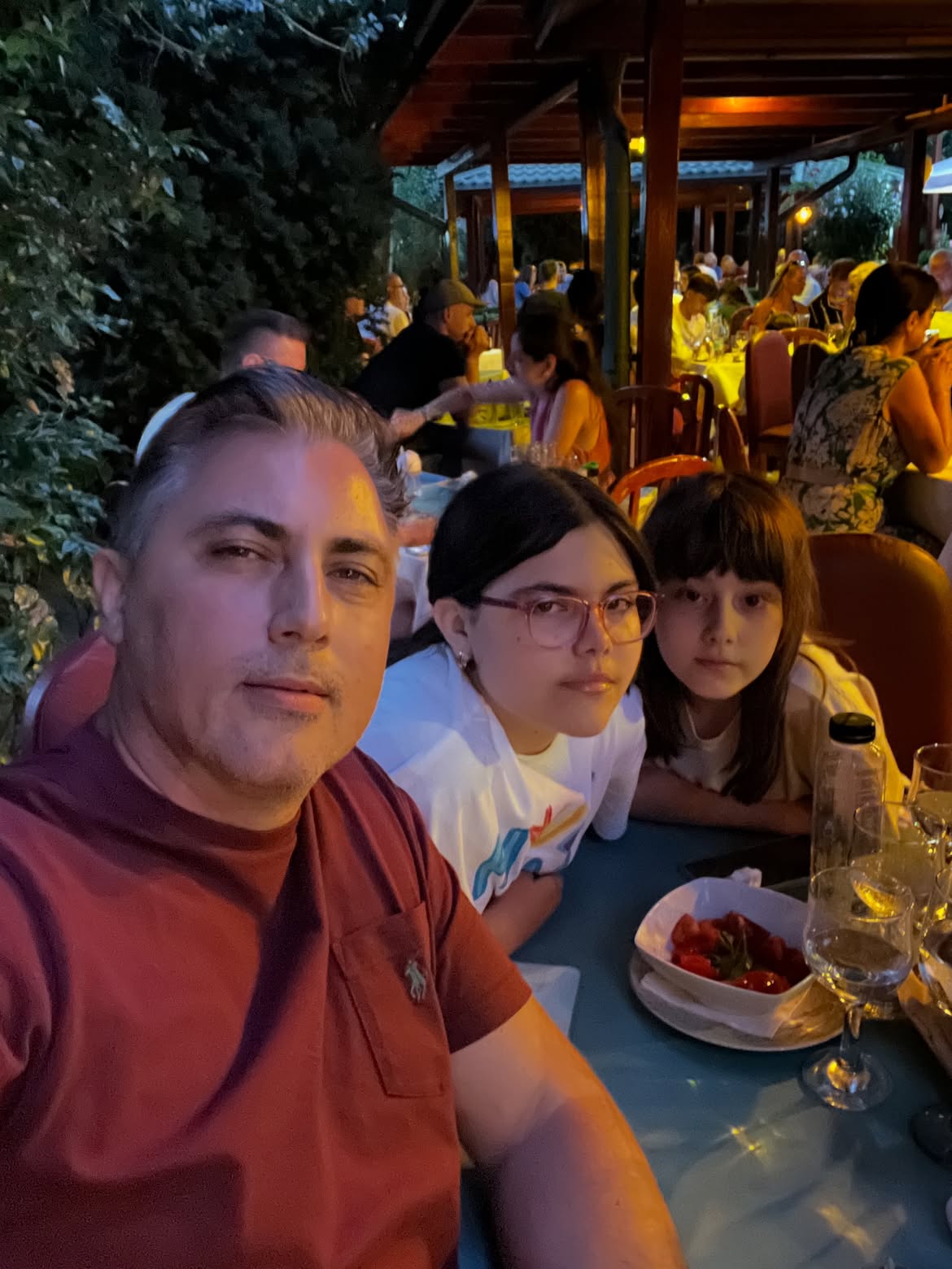 De ce fiicele lui Alexandru Ciucu nu zâmbesc în imaginile din vacanța alături de tatăl lor: „Prietenii știu de ce”