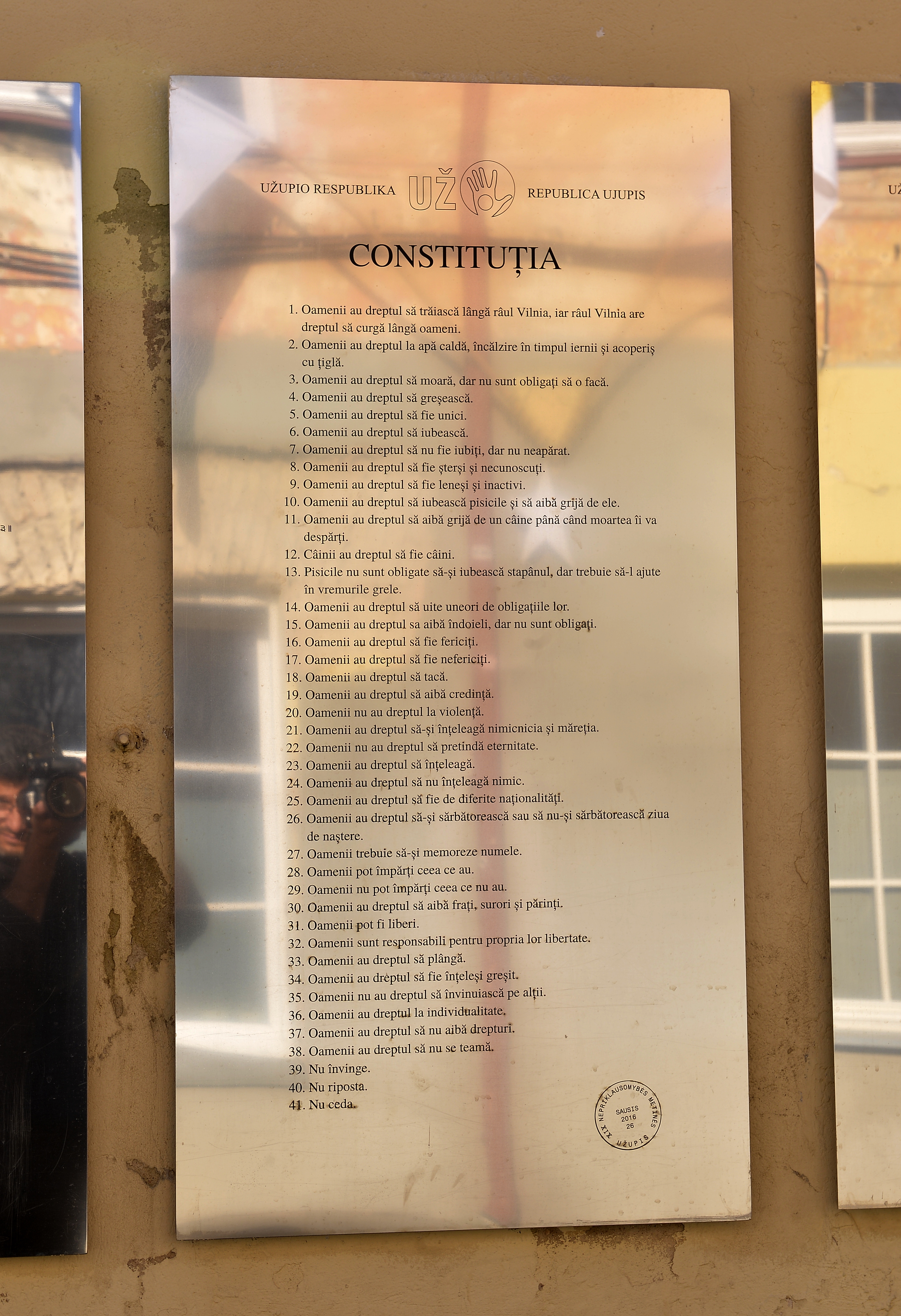GALERIE FOTO/ Cum arată țara cu armată din 12 oameni și în Constituția căreia scrie ”oamenii au dreptul să moară, dar nu sunt obligați!”