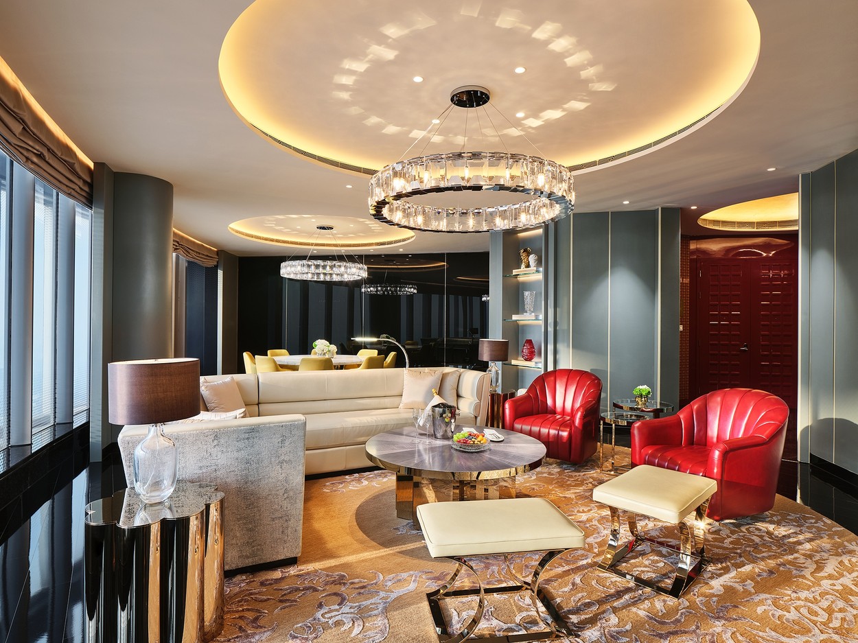Cum arată „hotelul din nori”, inaugurat recent în China