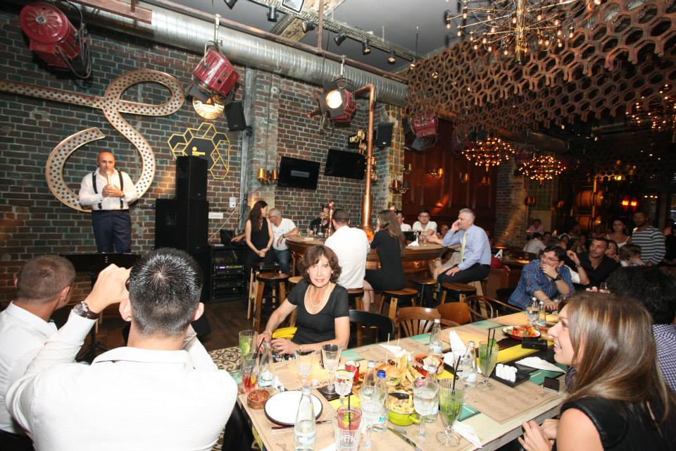 GALERIE FOTO / Halep a sărbătorit cu îngheţată calificarea în ”optimi”