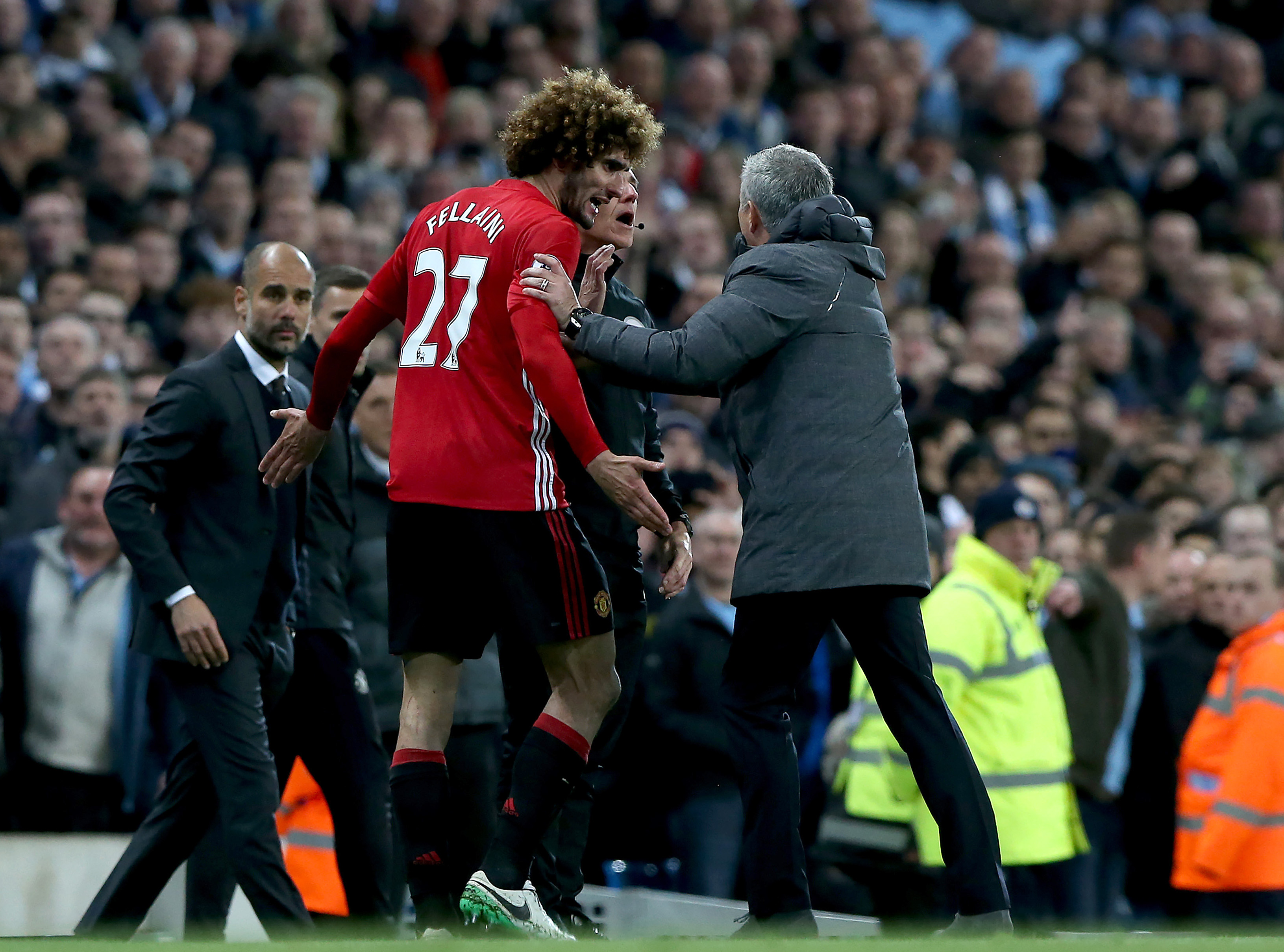 Anglia, etapa a 26-a. Restanța Manchester City - Manchester United s-a terminat egal. Fellaini l-a făcut KO pe Aguero | GALERIE FOTO&VIDEO