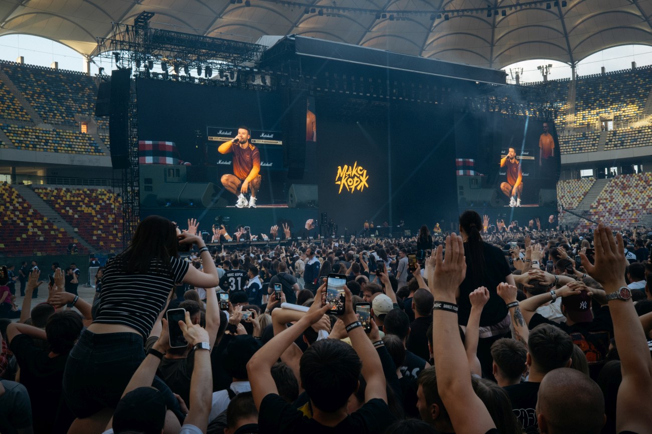 Imagini false cu „dezastrul” de după concertul lui Max Korzh pe Arena Națională din București, distribuite pe rețelele de socializare