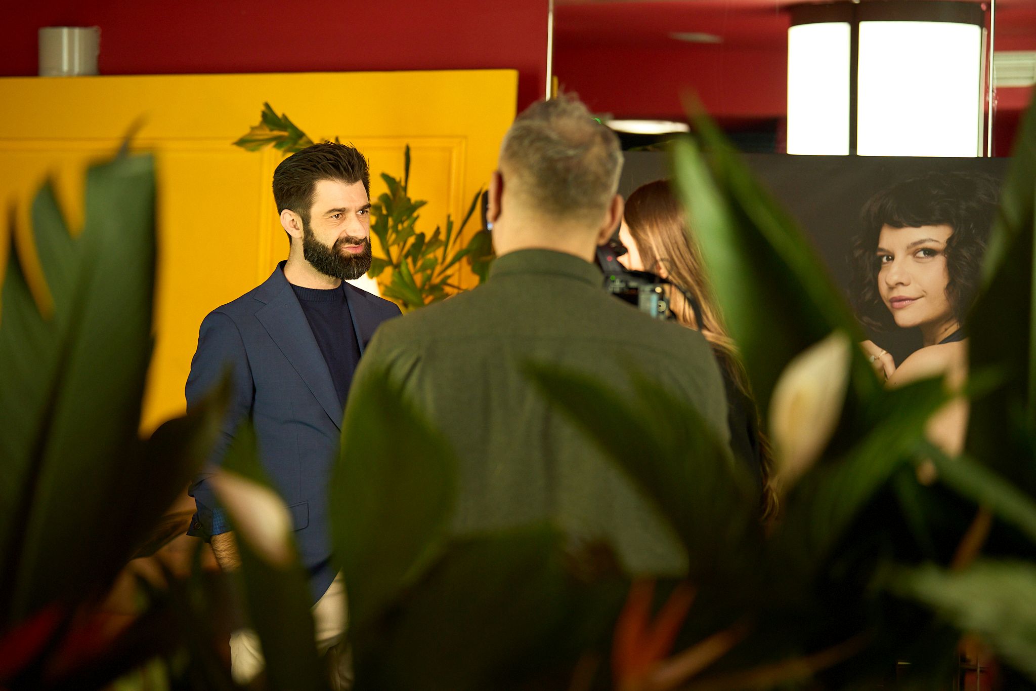 Paul Ipate, piesă de teatru alături de Andrei Mateiu, Doina Teodoru, Mădălina Craiu, Monica Odagiu, Radu Micu și Ionuț Negoi: „6 inimi, 3 greșeli”