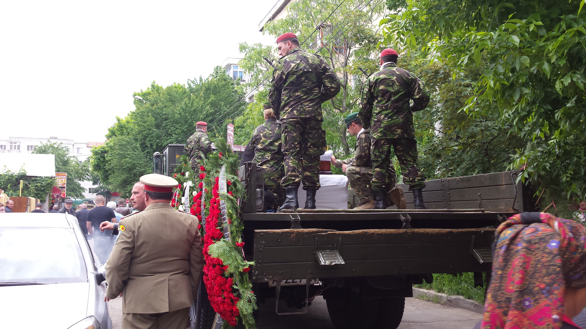 Trupurile militarilor români morți în Afganistan au ajuns acasă, la Buzău | VIDEO & FOTO CU PUTERNIC IMPACT EMOȚIONAL