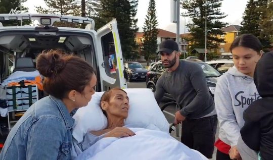 FOTO | Gestul emoționant făcut de paramedicii din Australia. I-au îndeplinit ultima dorință unei femei aflate pe moarte