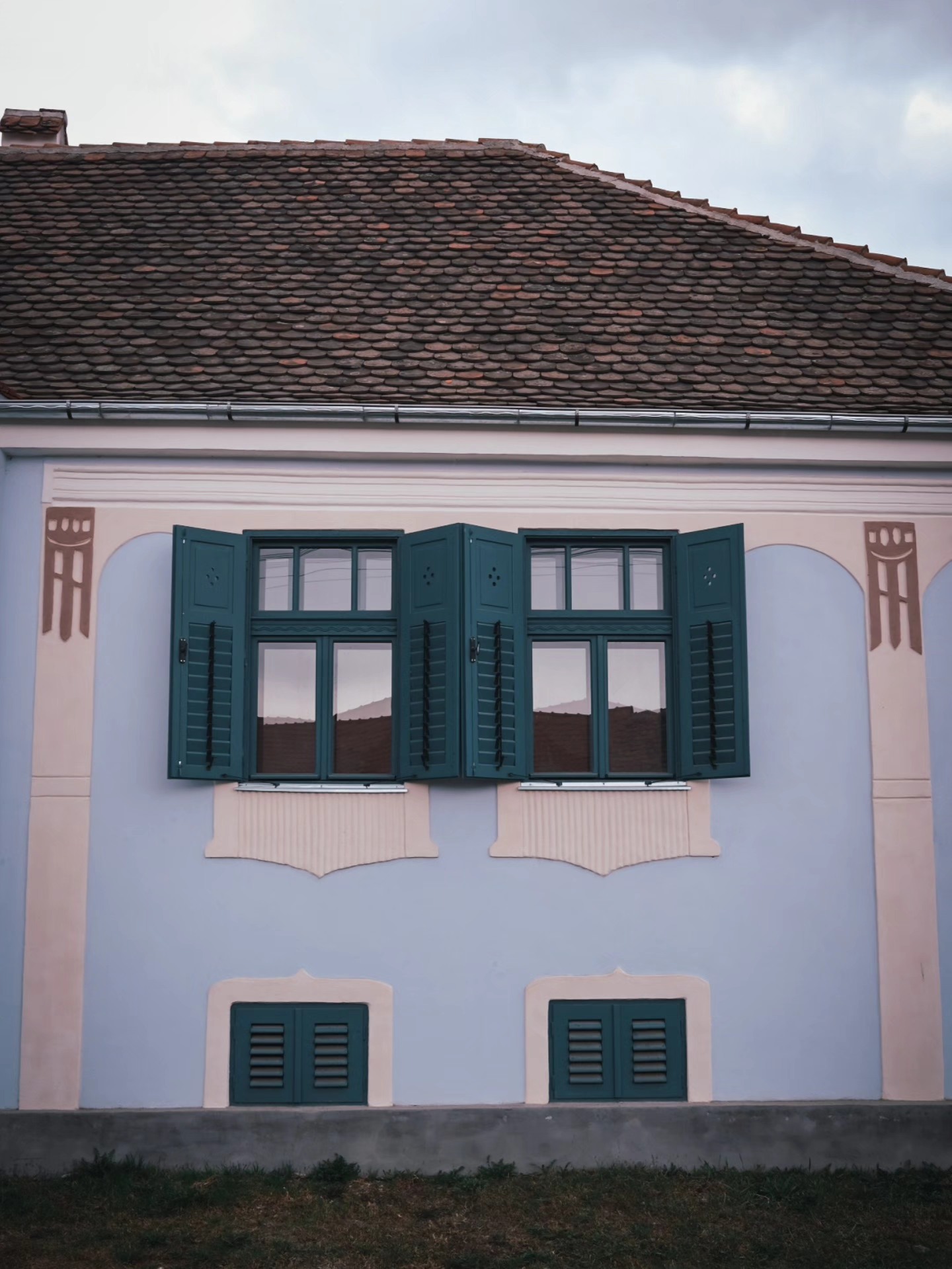 Noi imagini cu casa de la Viscri a Danei Rogoz. Cum a amenajat interiorul. „Duminică seara am ajuns. Renovarea continuă în curte”