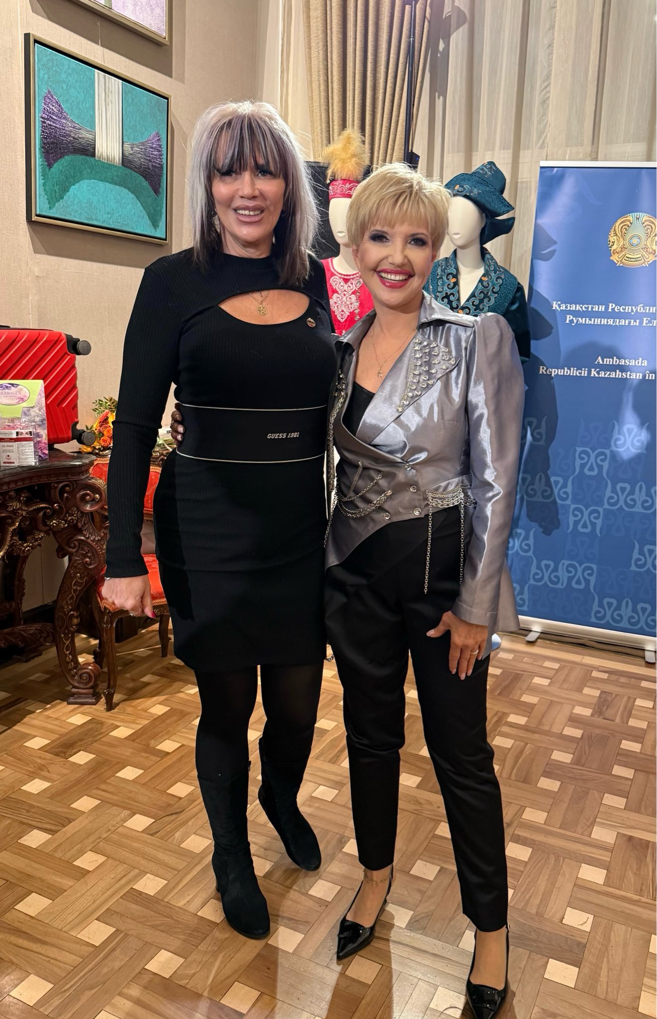 Marina Almășan și-a lansat cea de-a 20-a carte. Imagini cu vedetele care i-au fost aproape: „Mi-au lăudat cartea”