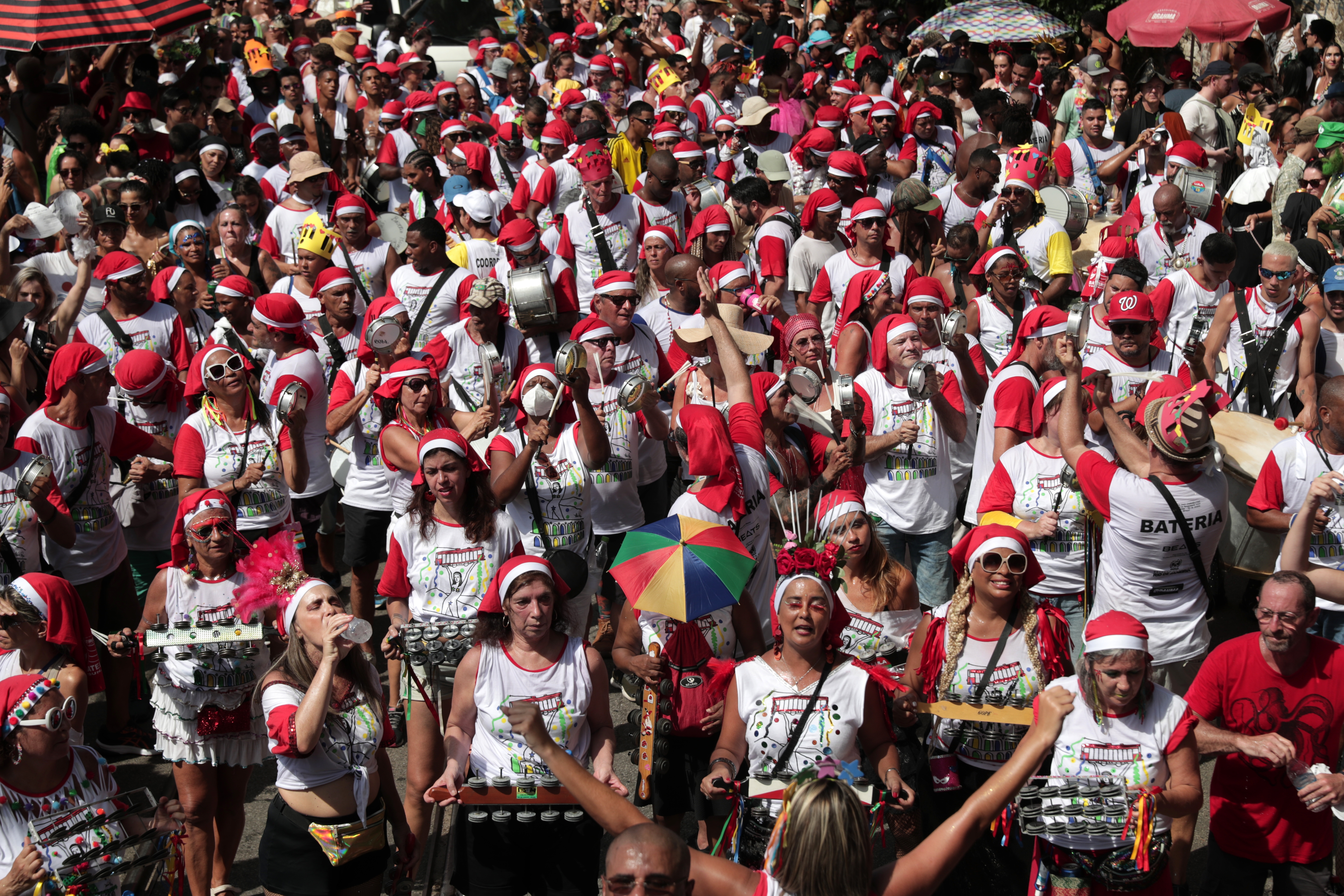 Liber la samba! Marea petrecere de la Carnavalul de la Rio a început azi