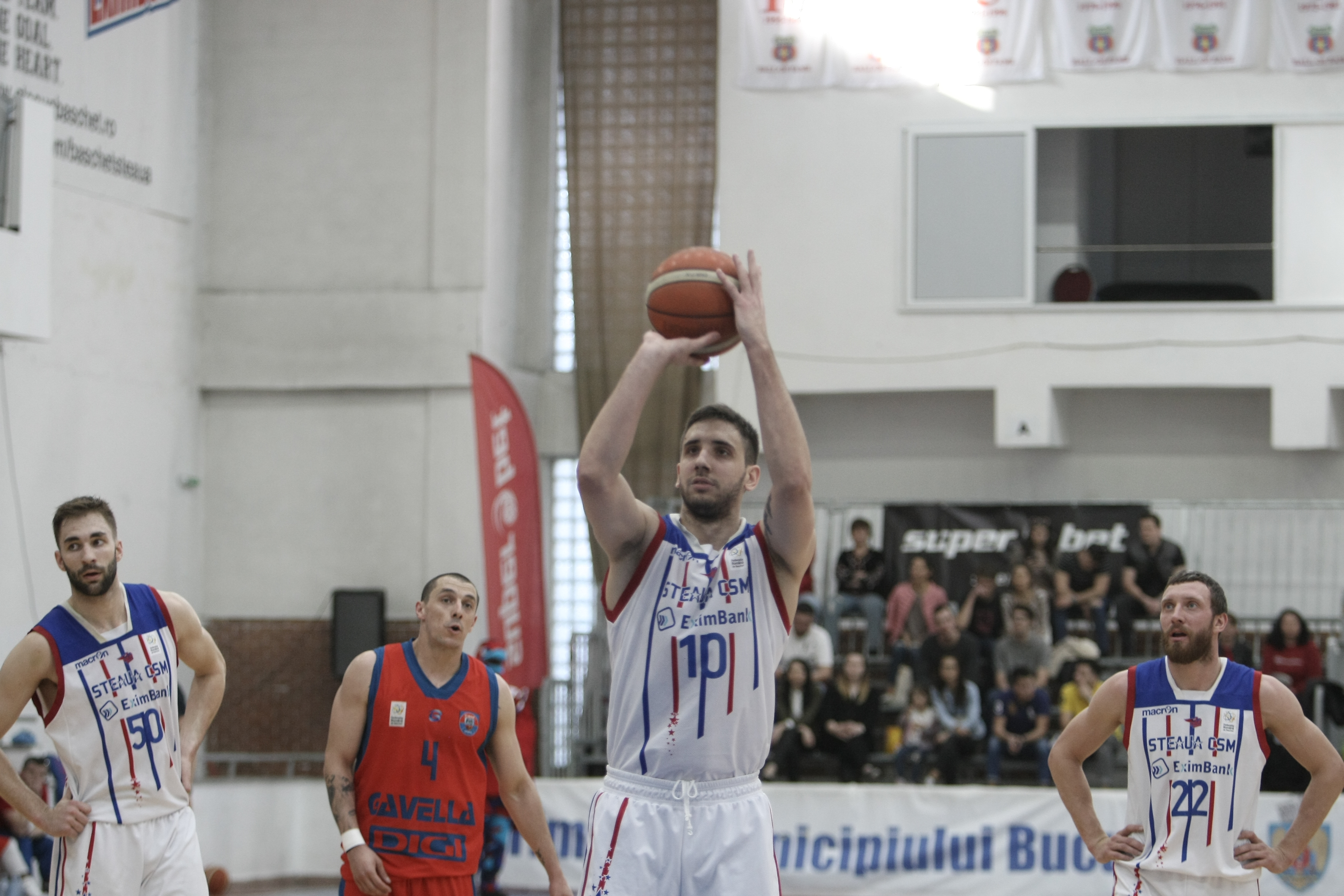 Levi Szijarto e sigur că Steaua CSM Eximbank va câștiga Liga Națională masculină de baschet: ”Suntem o echipă tare”. Darwiche: ”Da, obiectivul e titlul!” | FOTO