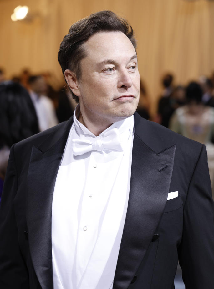 Cine e femeia care l-a însoțit pe Elon Musk la Met Gala 2022. Iubita Grimes nu și-a făcut apariția