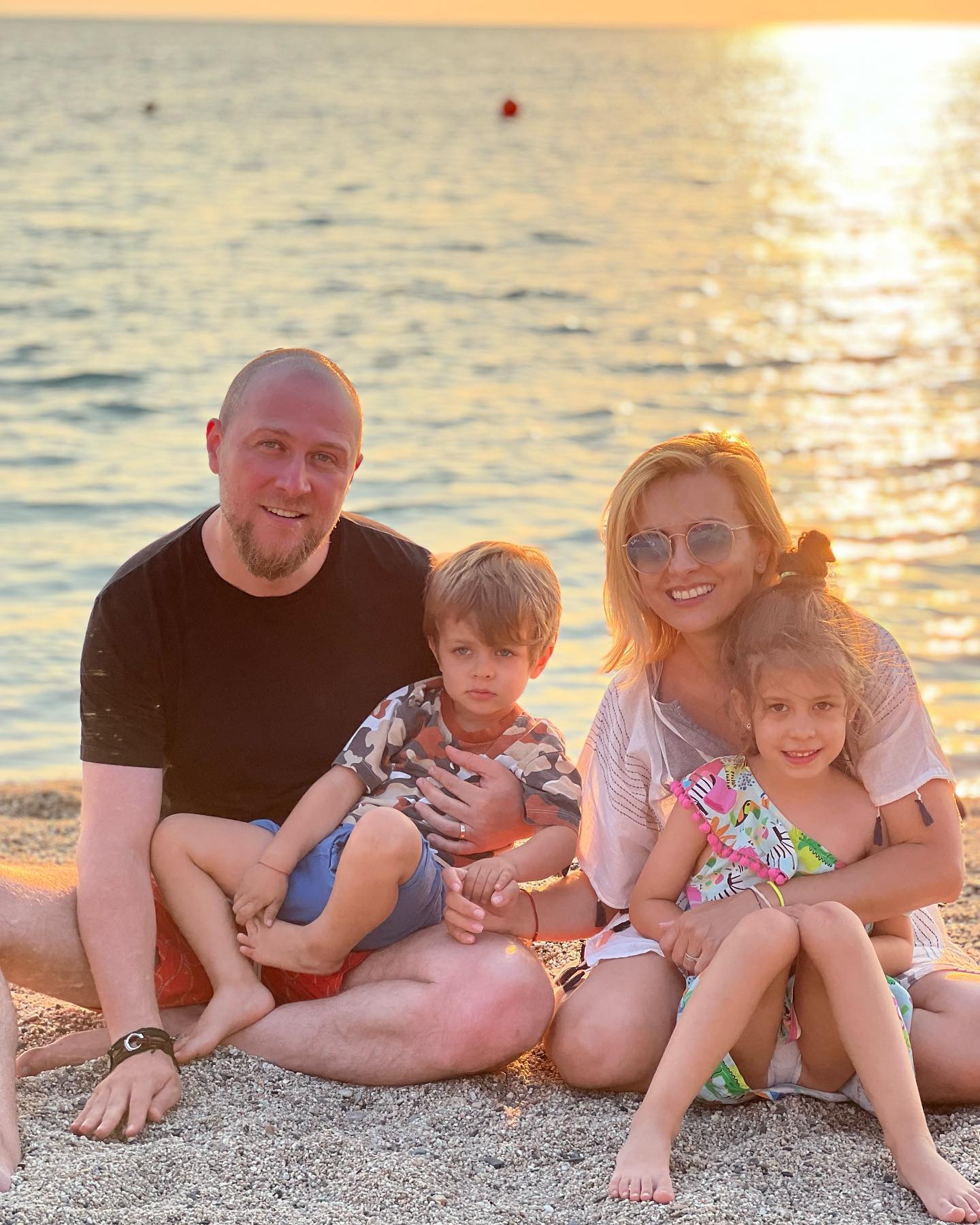 Anunțul făcut de Simona Gherghe după 6 ani de căsnicie cu Răzvan Săndulescu: „A fost motivul pentru care nici n-am avut o petrecere”