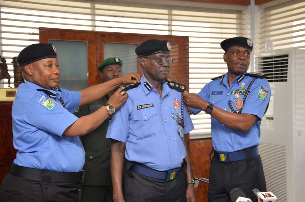 What are the ranks of the Nigerian police force [Legitng]