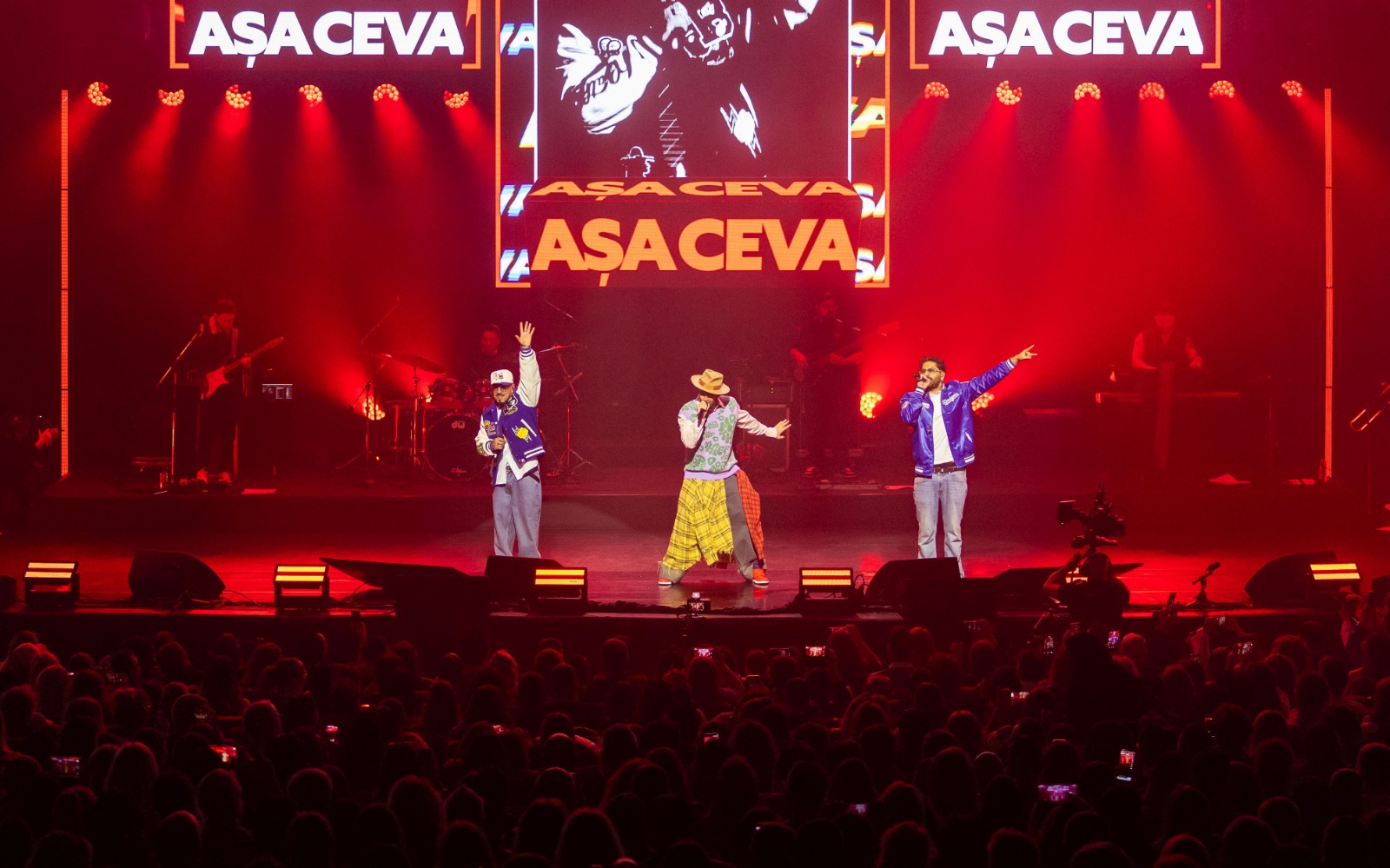 Cum au apărut Smiley, Alex Velea și Connect-R pe scena de la Sala Palatului din București: „E devreme să ne oprim”