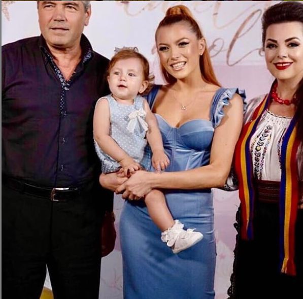 Elena Gheorghe și-a aniversat tatăl. Acesta este preot | FOTO