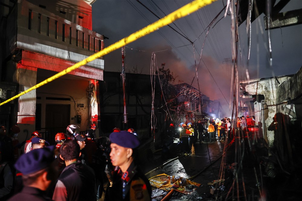 Incendiu puternic la Jakarta. Focul a cuprins un depozit de carburanţi. Sunt cel puțin 17 victime. VIDEO