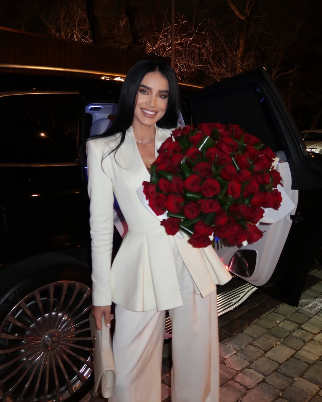 Adelina Pestrițu a rămas fără contul de Instagram. Câți bani face vedeta din social media