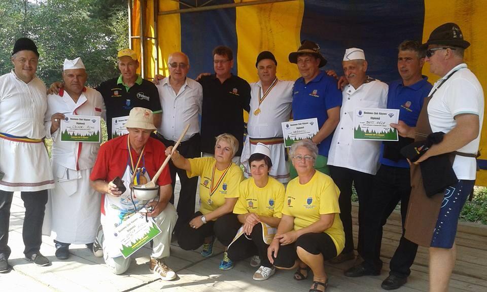 S-au întrecut în gătitul zupului, mâncarea tradițională a sașilor din Râșnov | GALERIE FOTO