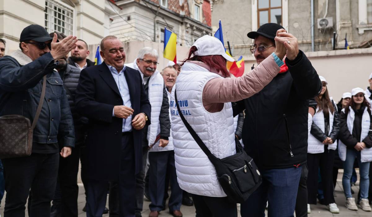 Gigi Nețoiu a mers cu formația să-și depună candidatura la Primăria București și s-a certat cu Marian Ceaușescu în curte: „Băi, securistule”