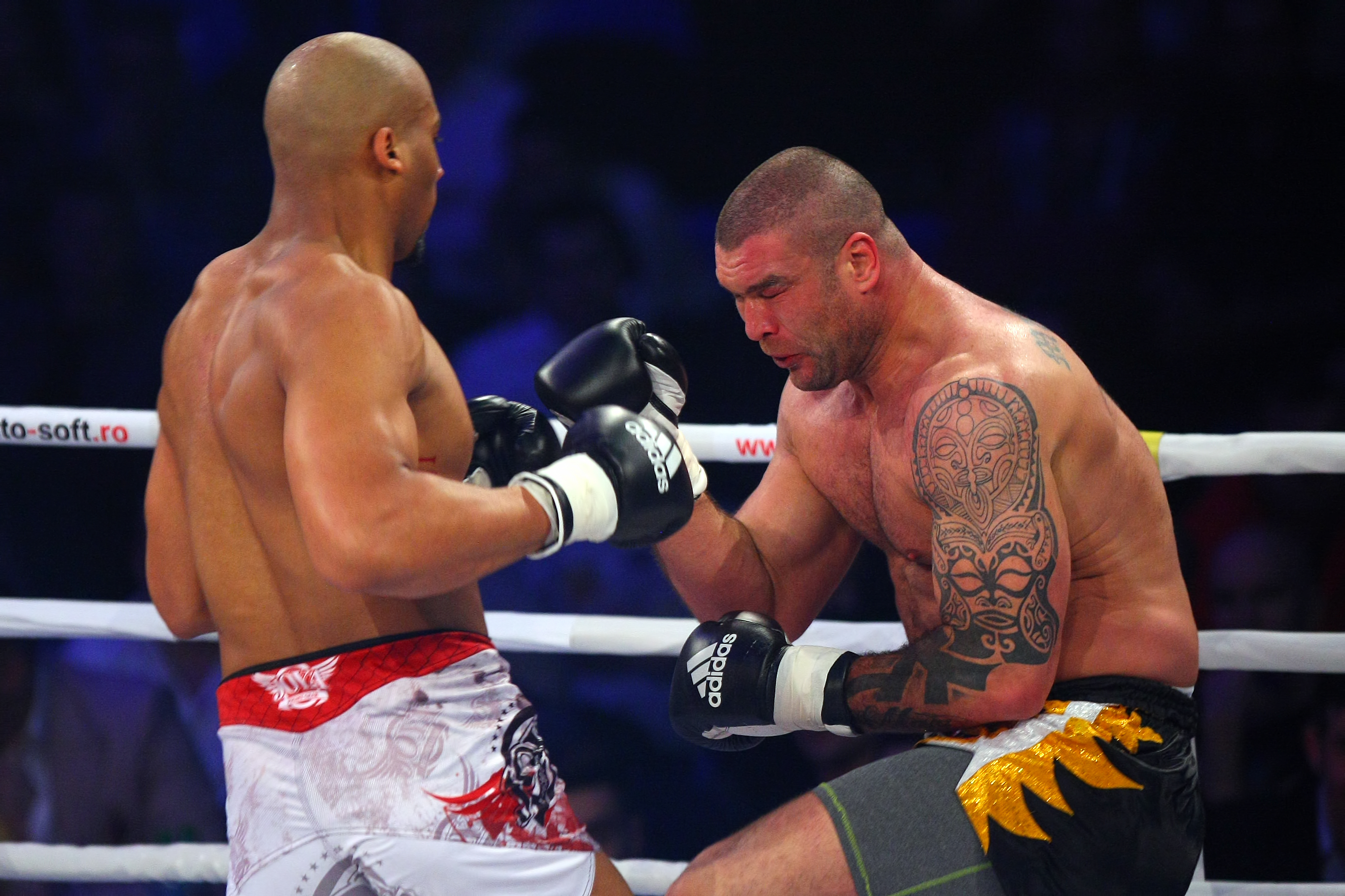 Meciul în urma căruia Amansio Paraschiv a devenit campion mondial Superkombat New Heroes! VIDEO& FOTO
