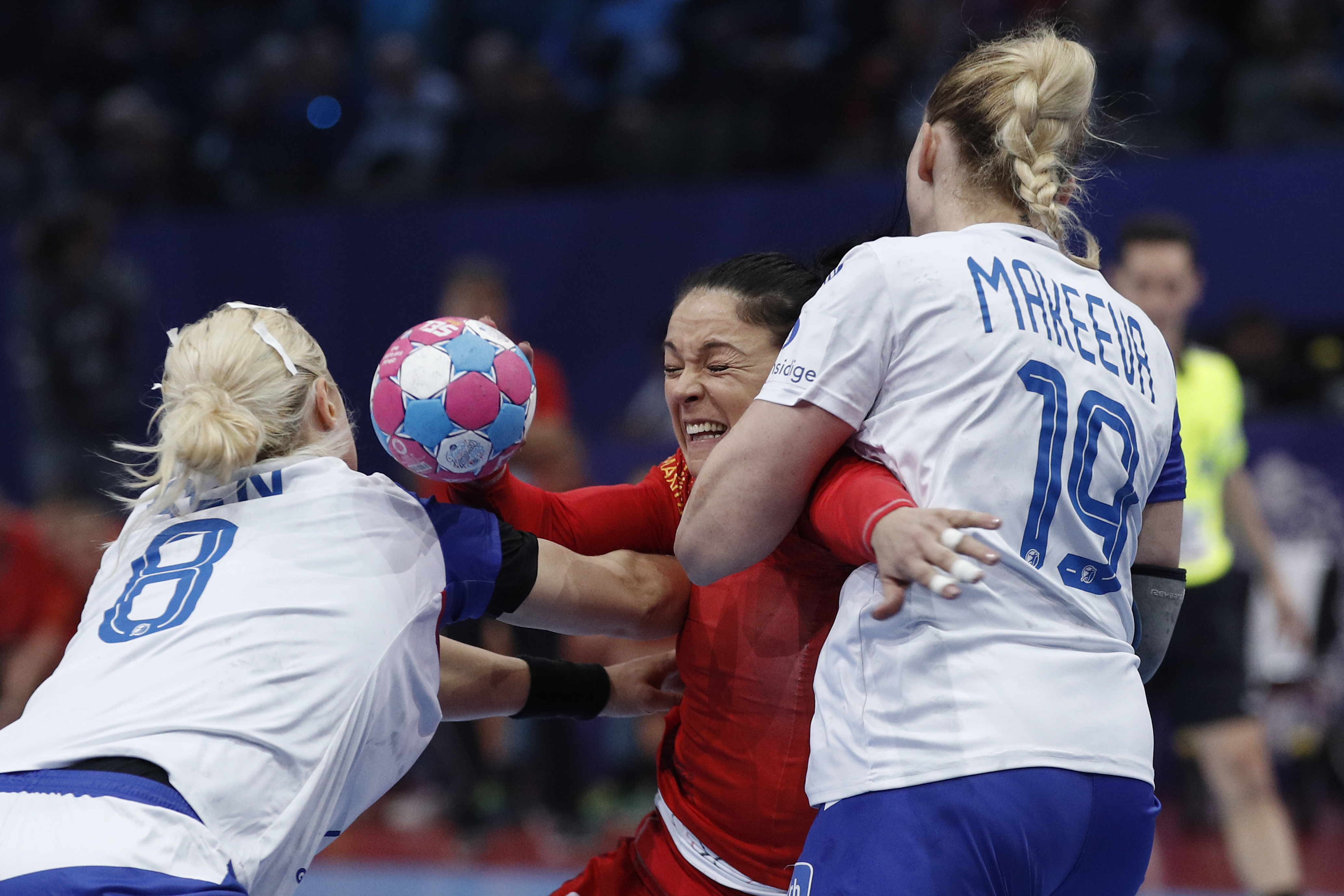 România - Rusia 22 -28. Tricolorele au pierdut fără drept de apel în semifinalele Euro 2018 de handbal feminin. Duminică, finala mică pentru bronz | VIDEO&GALERIE FOTO
