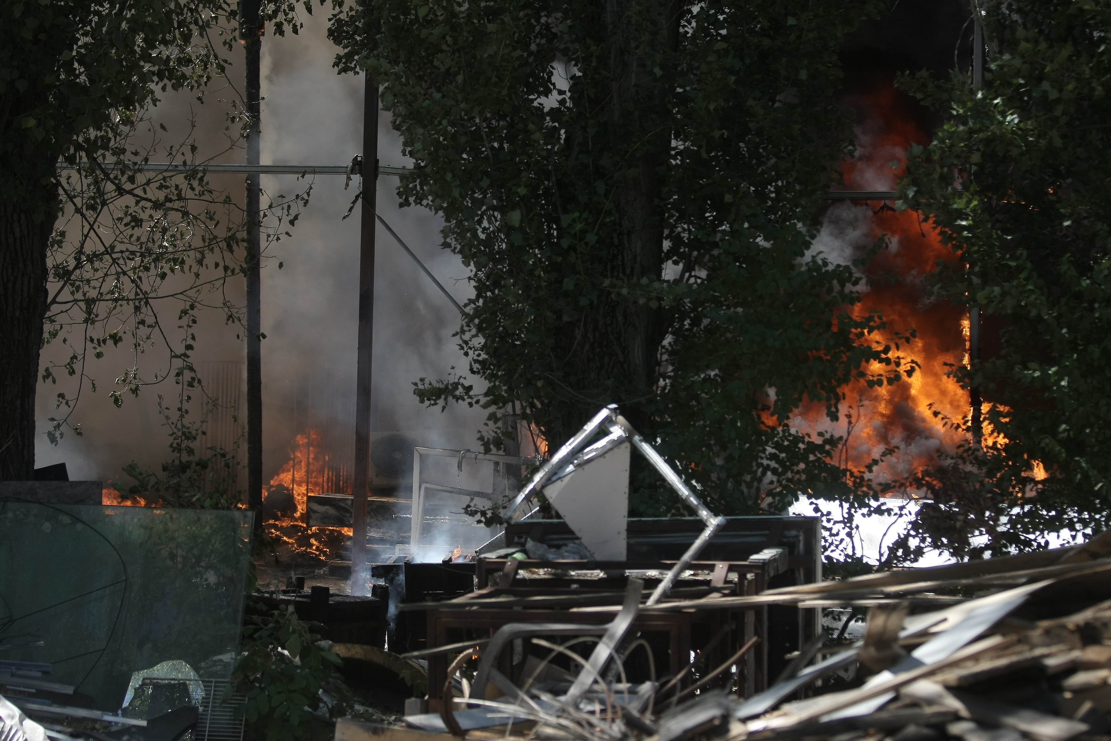 FOTO/VIDEO | Incendiu lângă un mare centru de agrement din Capitală!