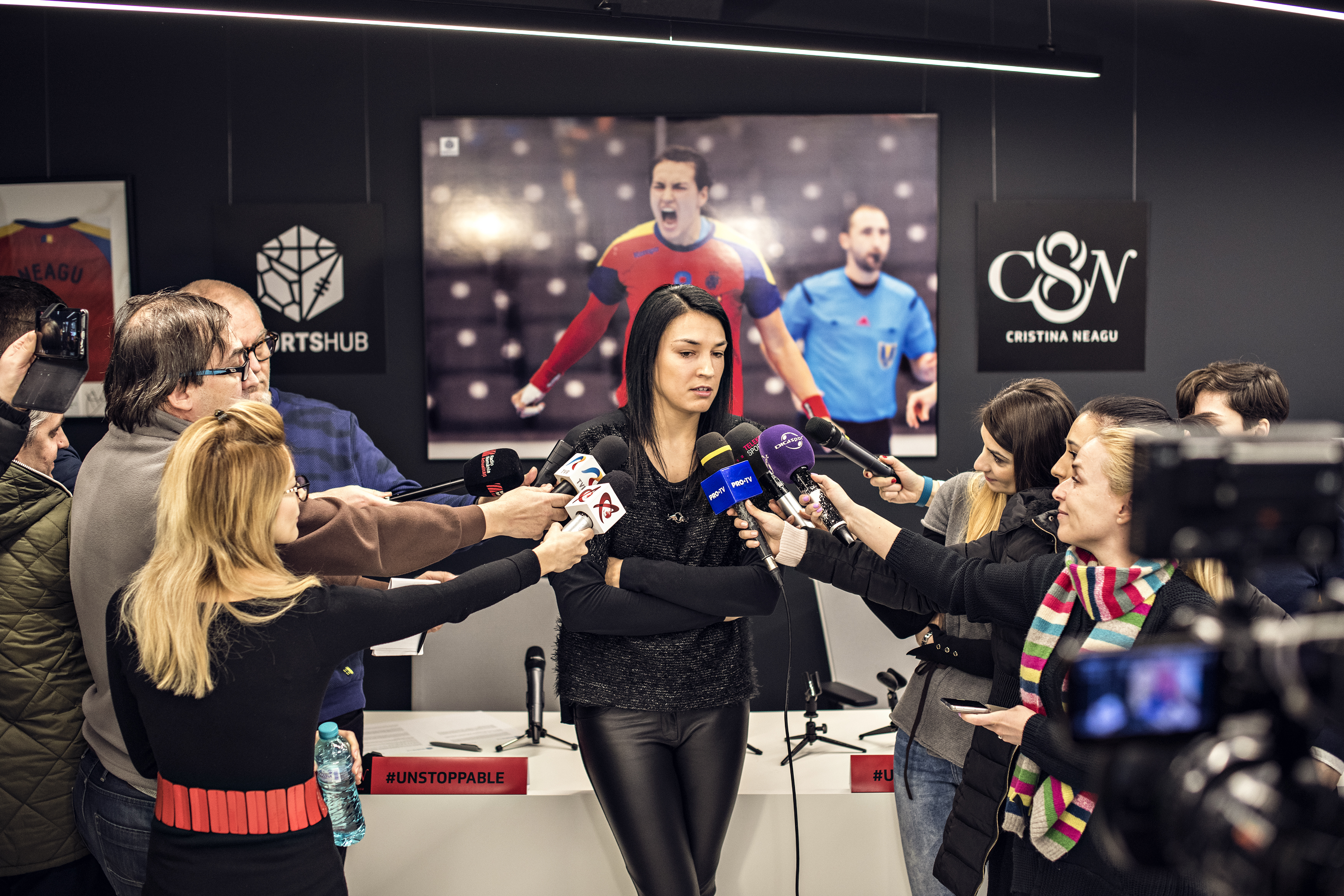 Cristina Neagu se implică în proiecte extrasportive: “Pe unde am călătorit nu am văzut atât de mulți oameni ai străzii” | FOTO&VIDEO