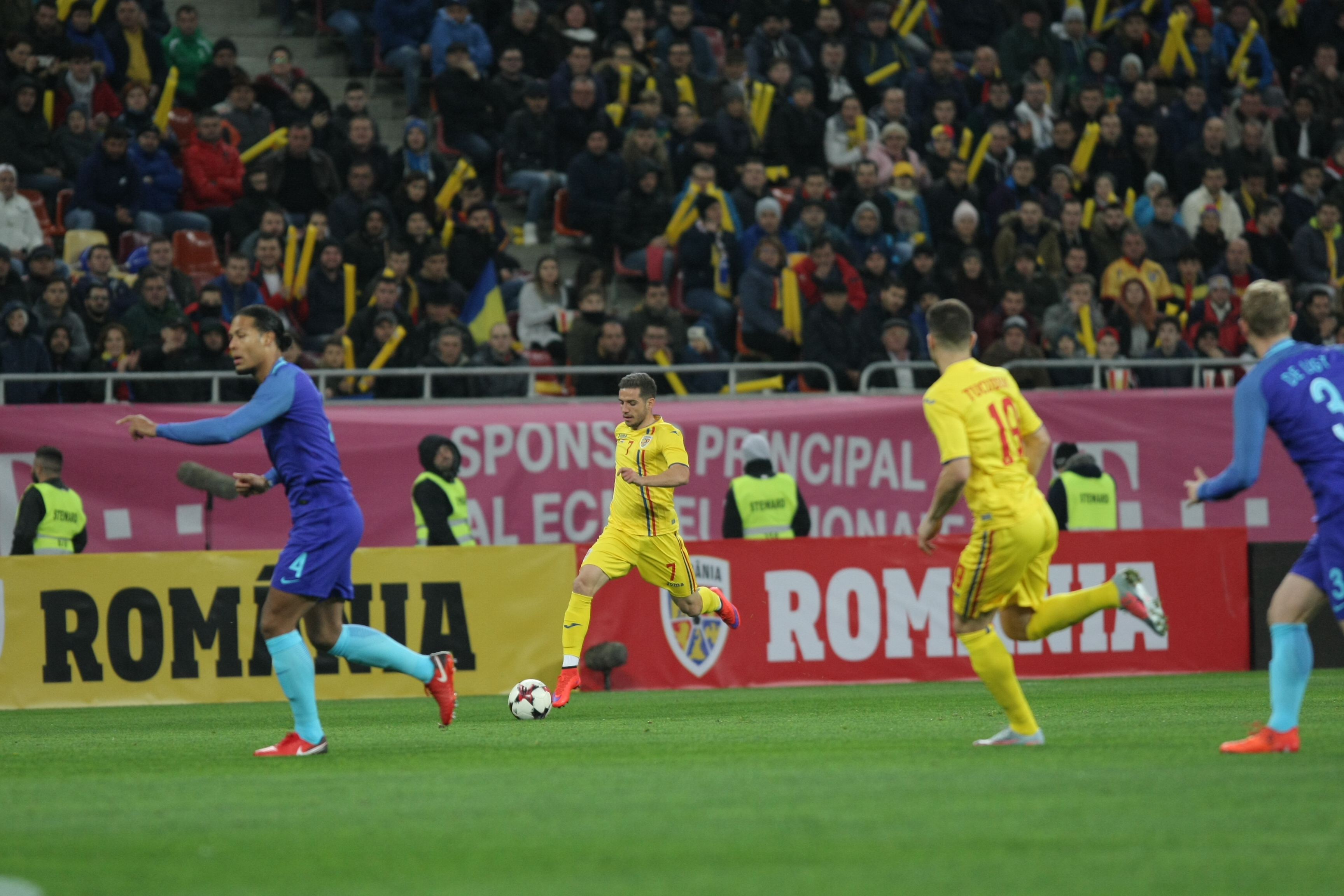 LIVE BLOG România - Olanda 0-3. GOLanda ne-a dat iar un sac de ”boabe”. Noul blazon al naționalei a fost deja pătat. Contra, primul eșec | FOTO&VIDEO