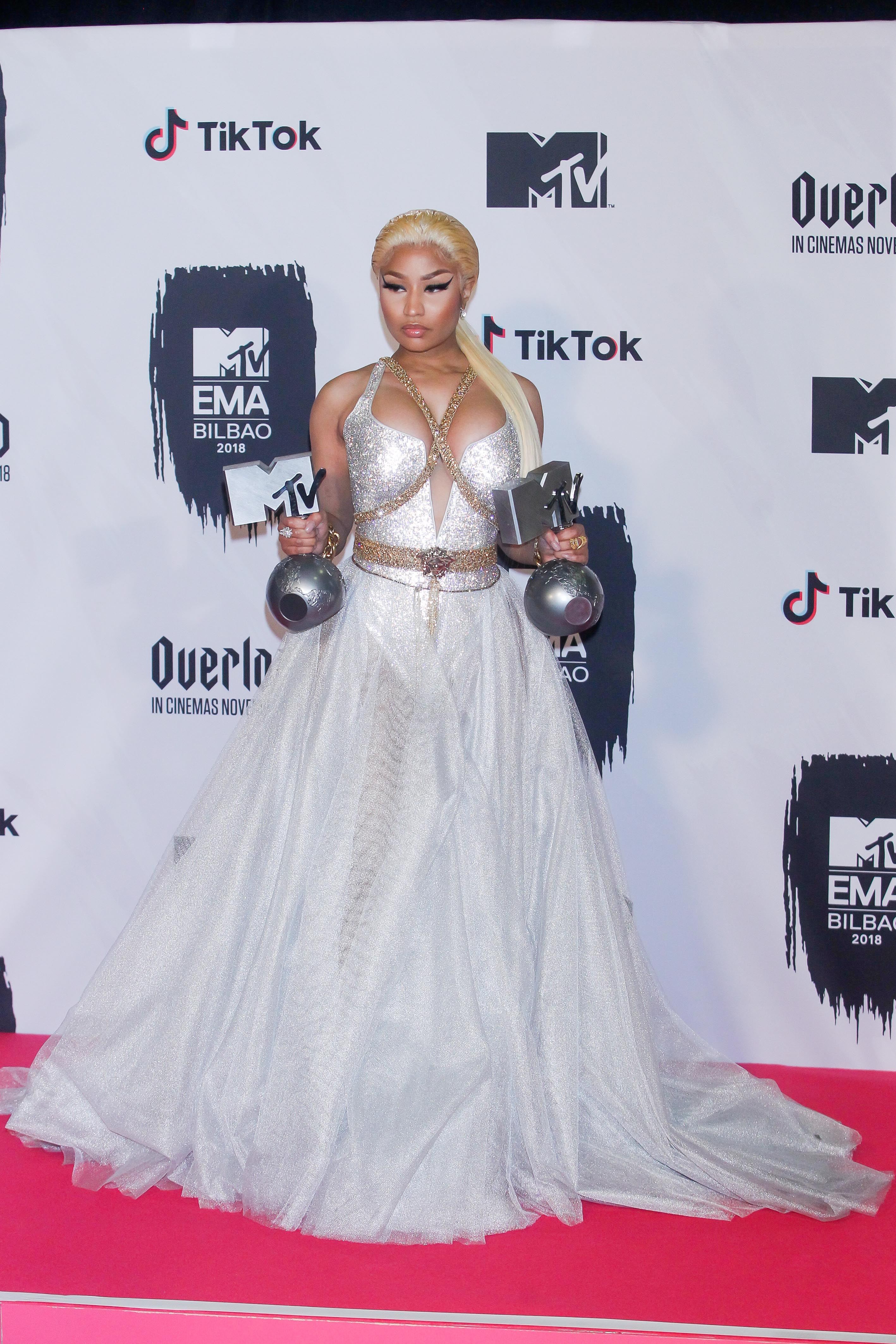 FOTO | Cele mai sexy ținute la MTV EMA 2018. Vedetele care au strălucit pe covorul roșu