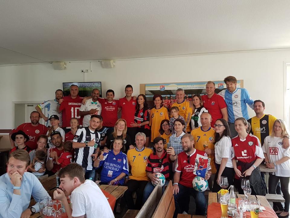 Imagini emoționante de la retragerea internaționalului român Max Nicu. Gol superb la ultimul meci. Familia l-a petrecut în tricourile naționalei României | FOTO